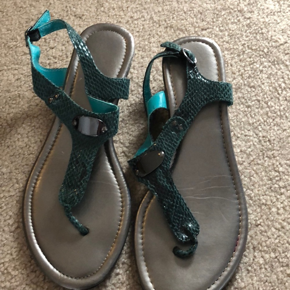Sandles